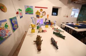 PRIREDITEV V GALERIJI MARTIN KRPAN 12 FOTO LJUBO VUKELIČ